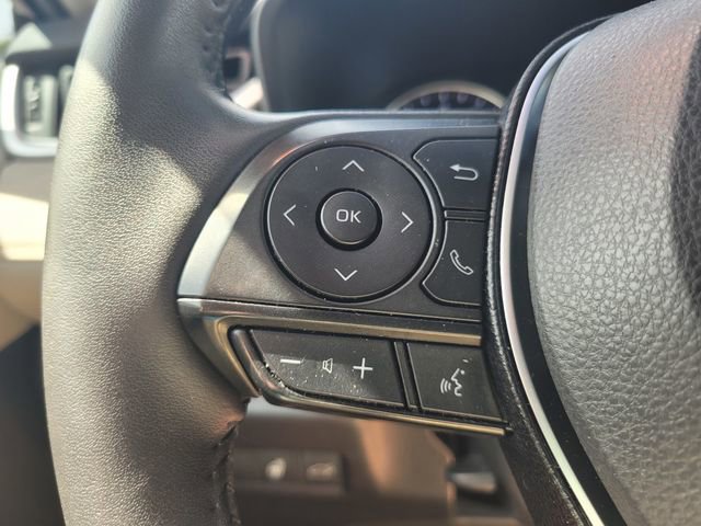 Used 2020 Toyota RAV4 XLE Premium FWD image 28