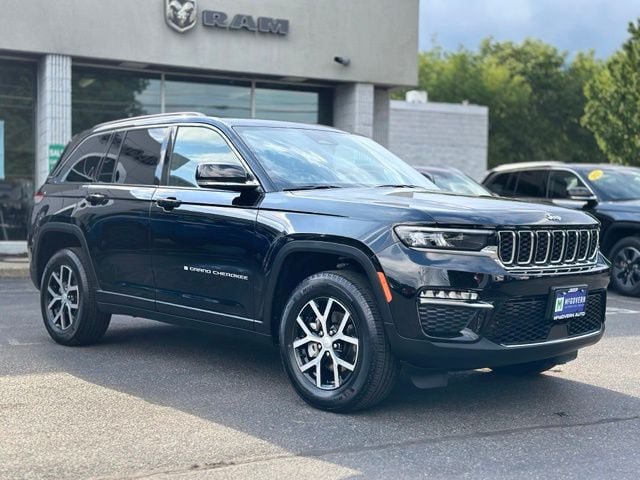 Used 2025 Jeep Grand Cherokee Limited AWD/4WD image 7