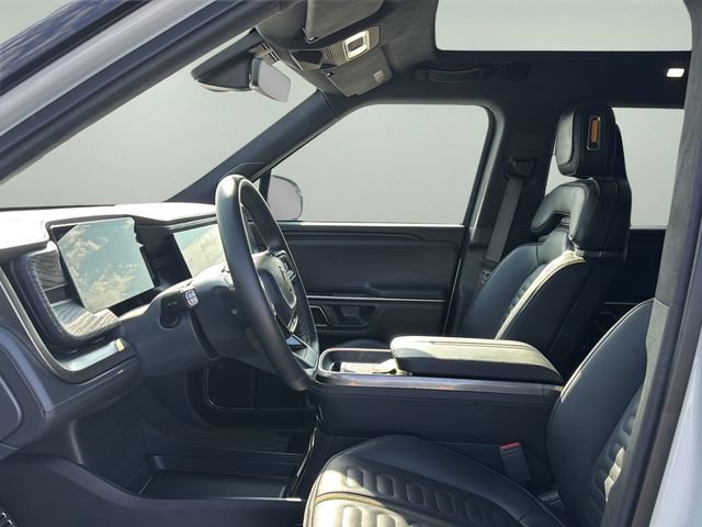 Used 2023 Rivian R1S Adventure AWD/4WD image 18
