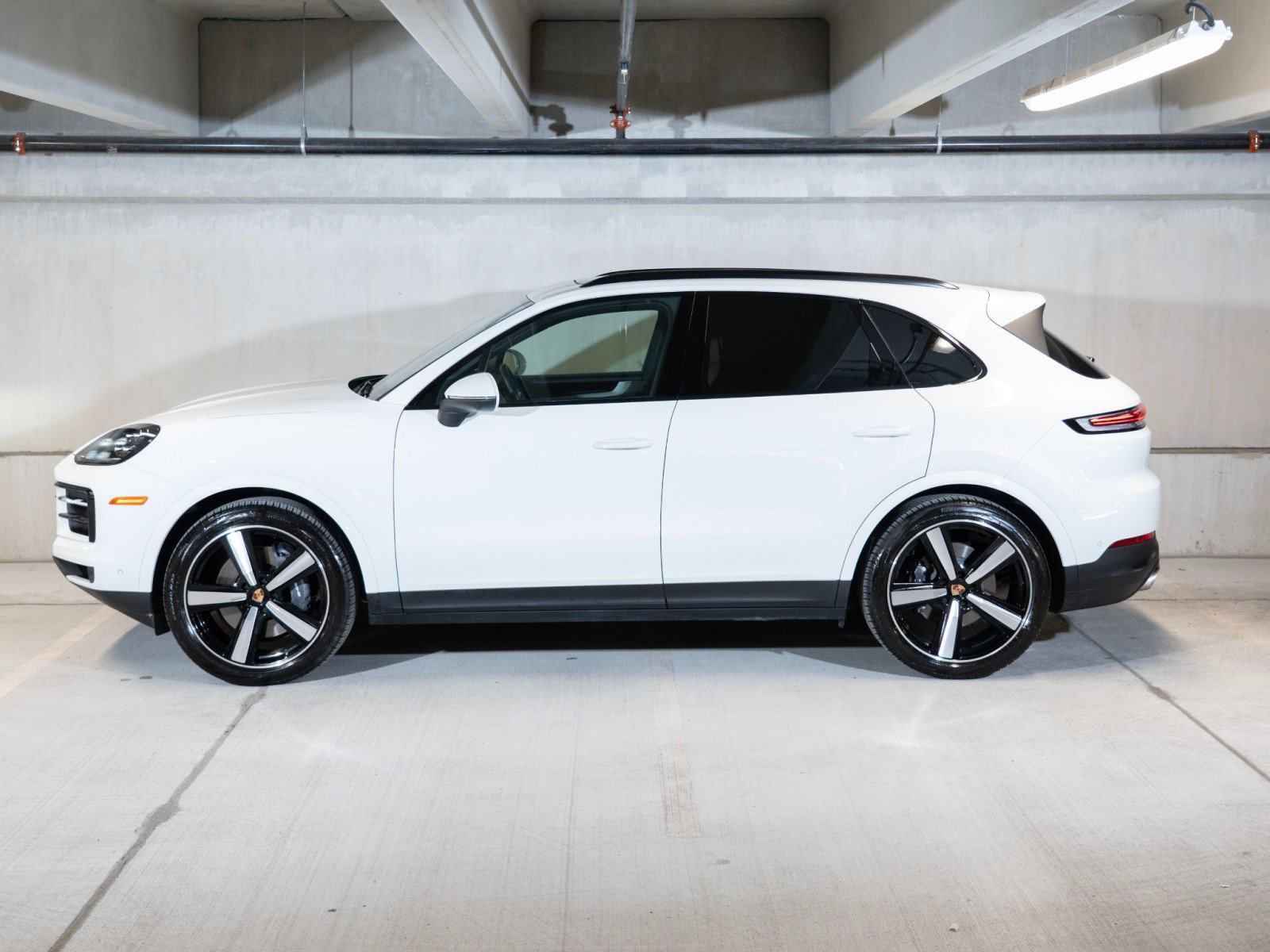 Certified 2026 Porsche Cayenne AWD/4WD image 2