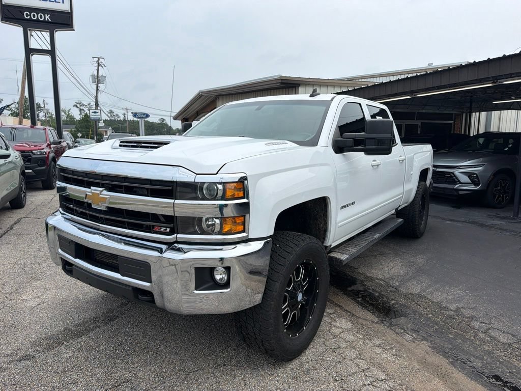 Used 2018 Chevrolet Silverado 2500 LT w/ Z71 Package, Off-Road AWD/4WD image 2