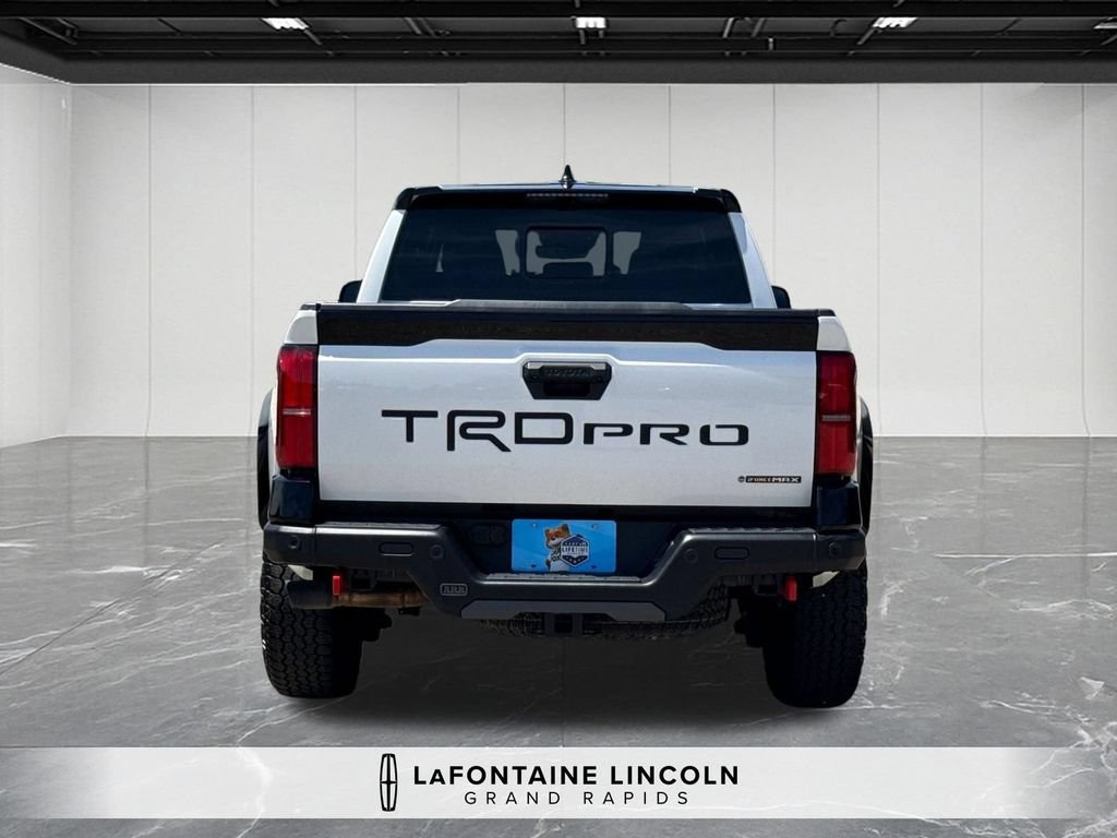 Used 2025 Toyota Tacoma TRD Pro AWD/4WD image 4