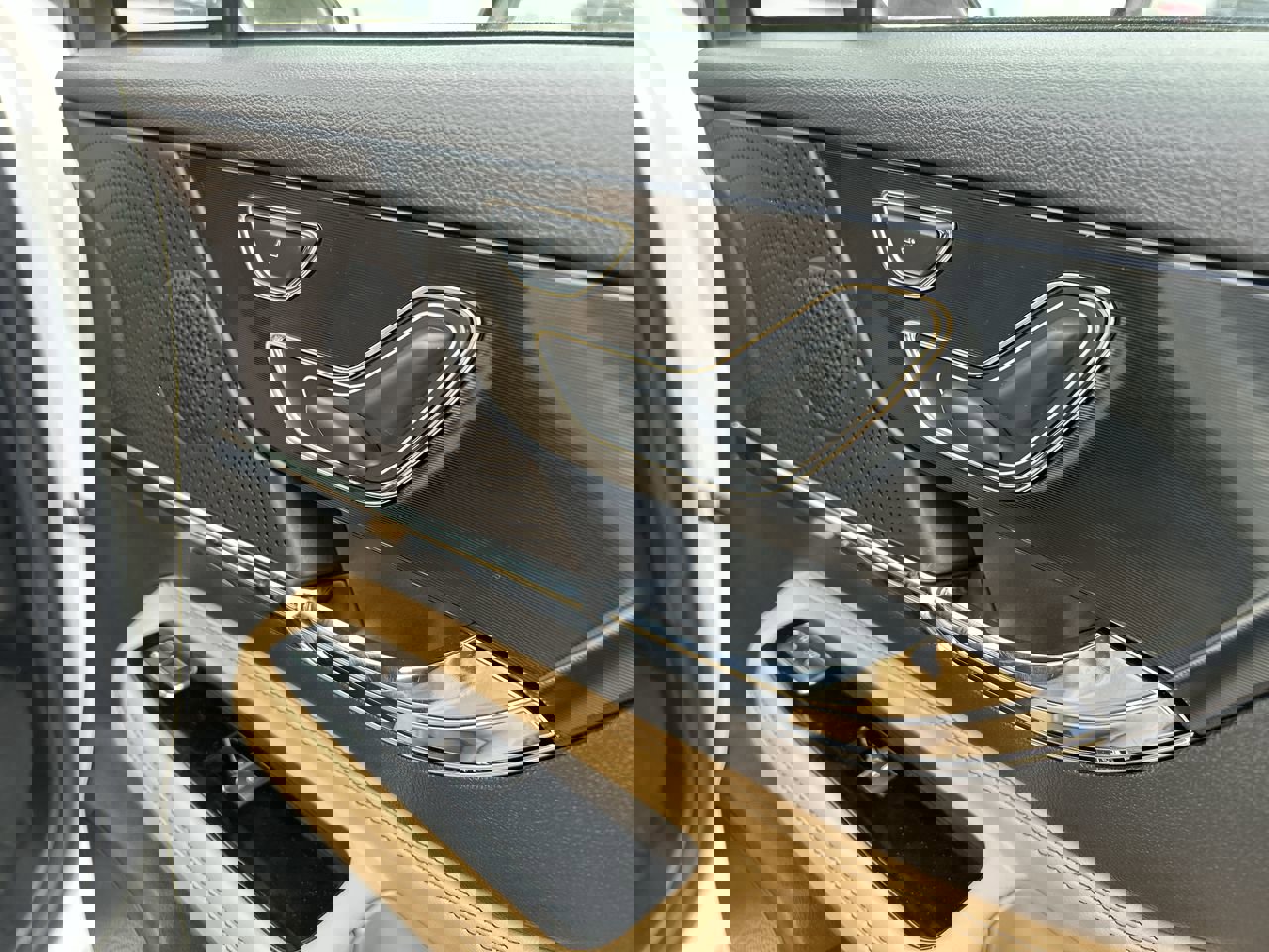 Used 2023 Lincoln Corsair Reserve w/ Equipment Group 201A image 14