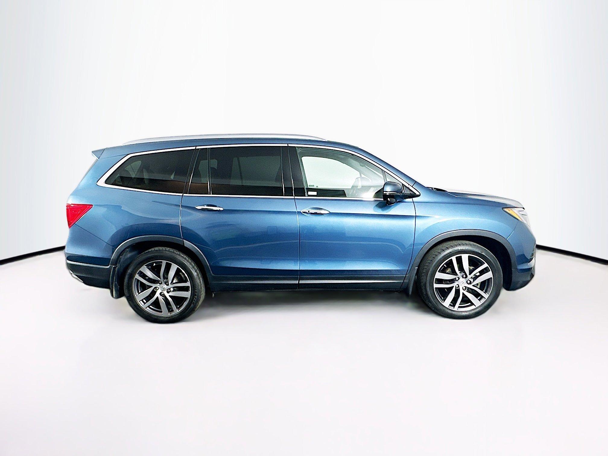 Used 2017 Honda Pilot Touring image 10