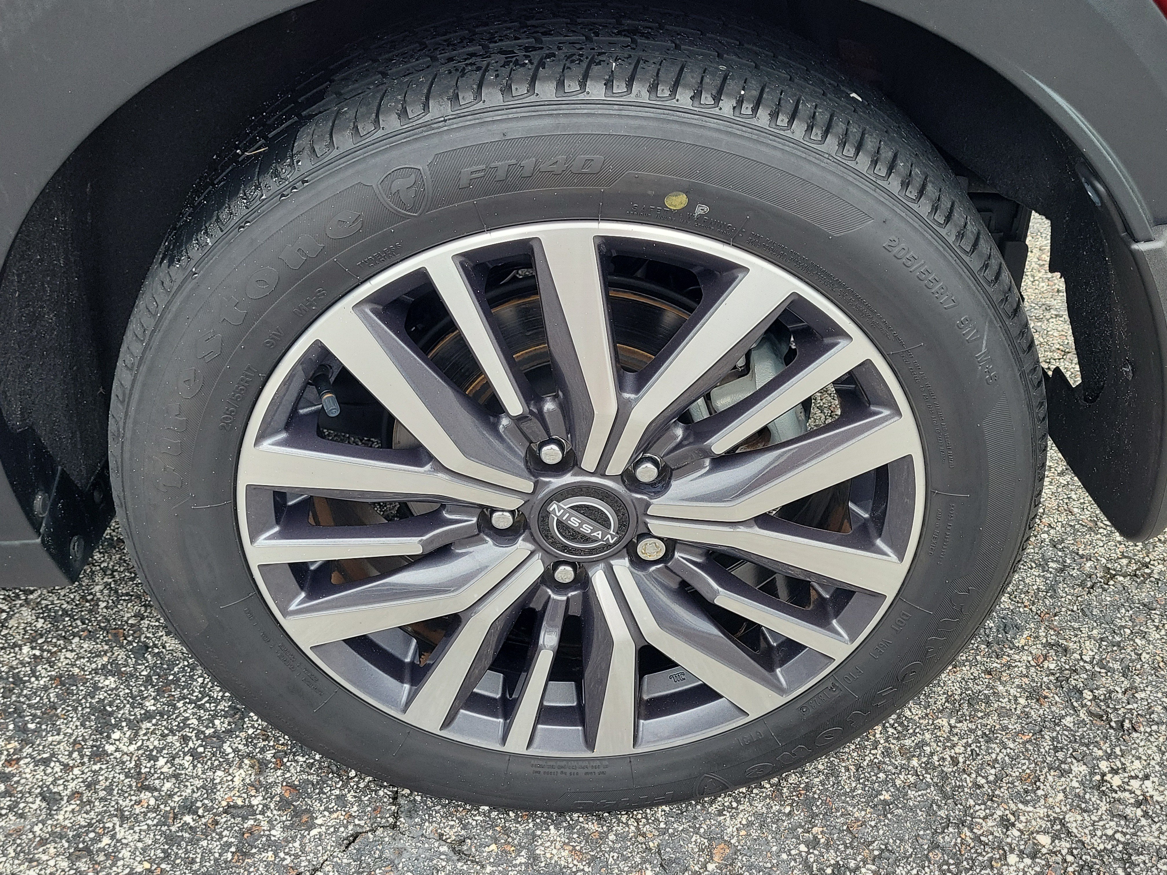 Certified 2023 Nissan Kicks SV FWD image 9