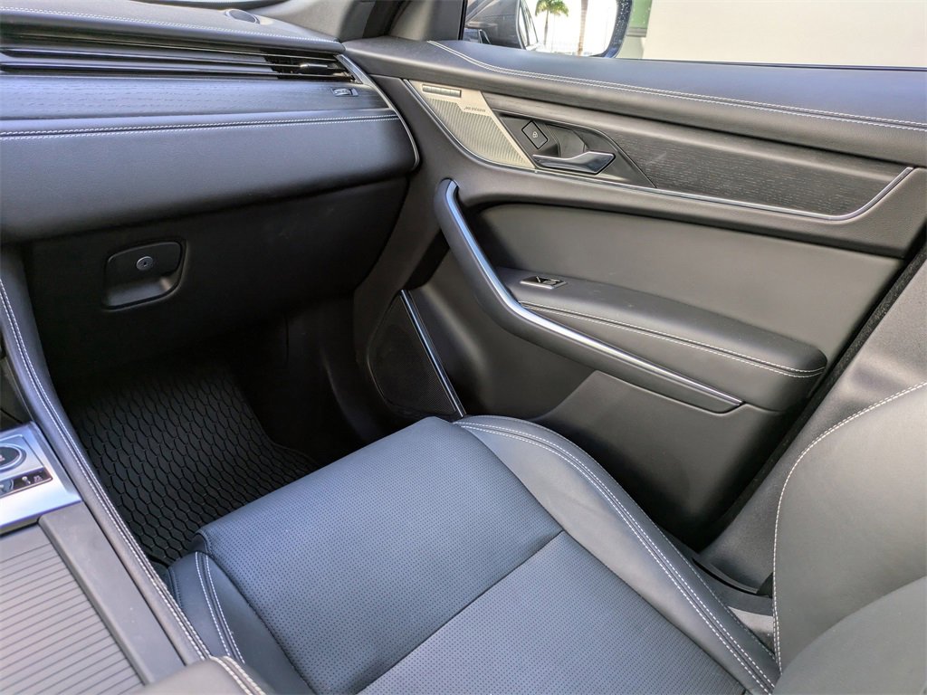 Certified 2025 Jaguar F-PACE R-Dynamic S image 18