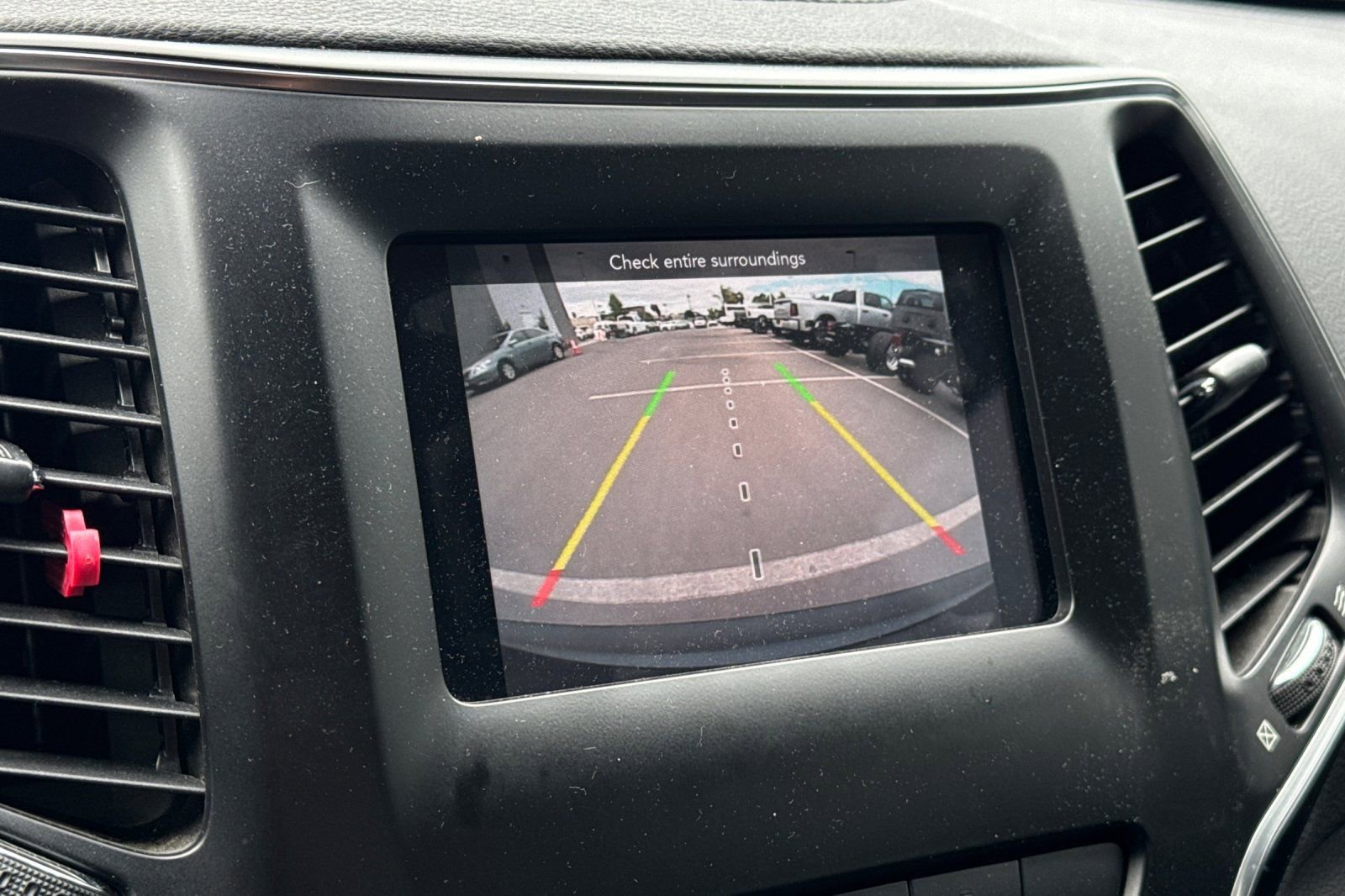 Used 2021 Jeep Cherokee Latitude FWD image 22