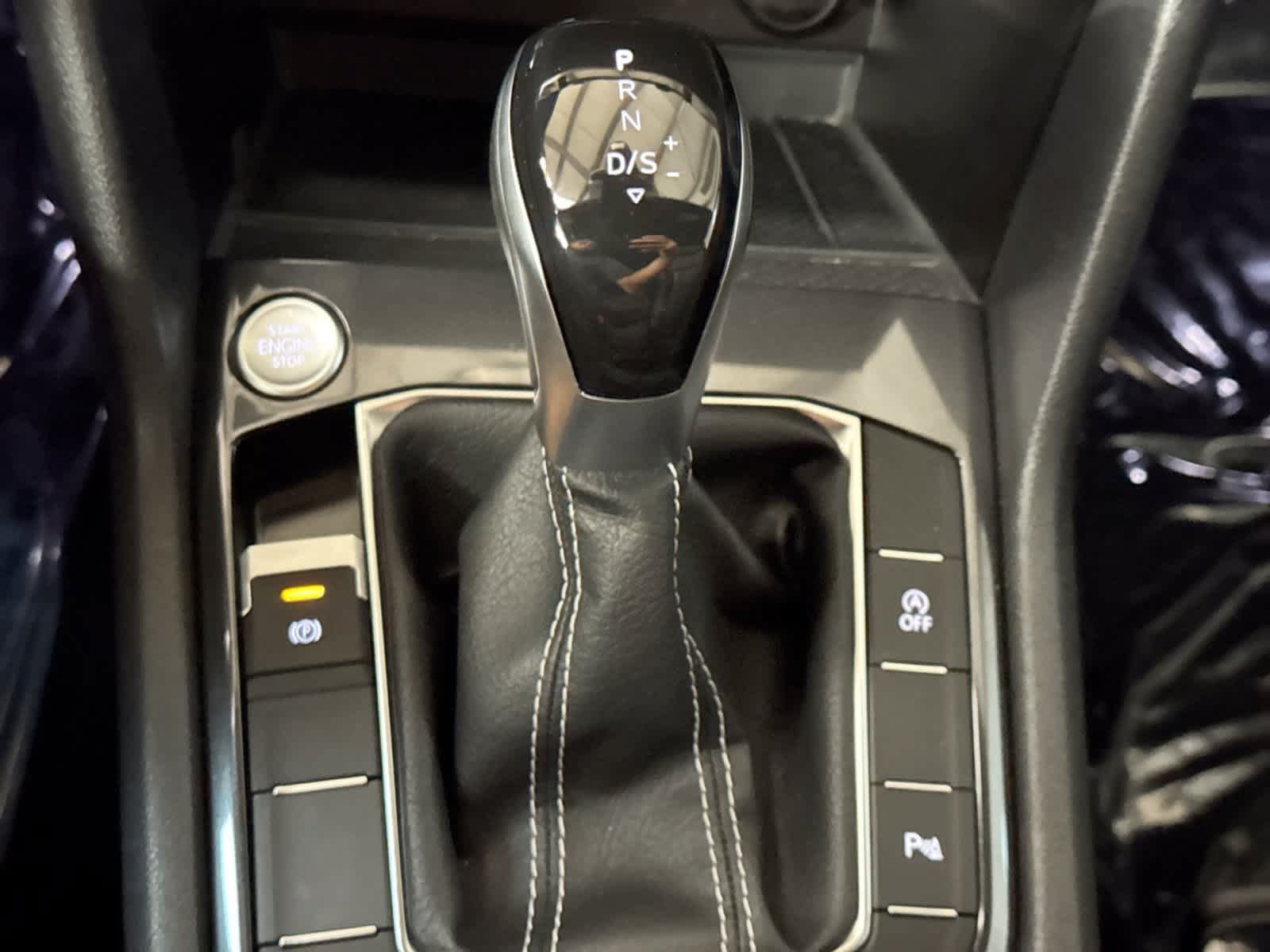 Used 2024 Volkswagen Tiguan SE R-Line FWD image 39
