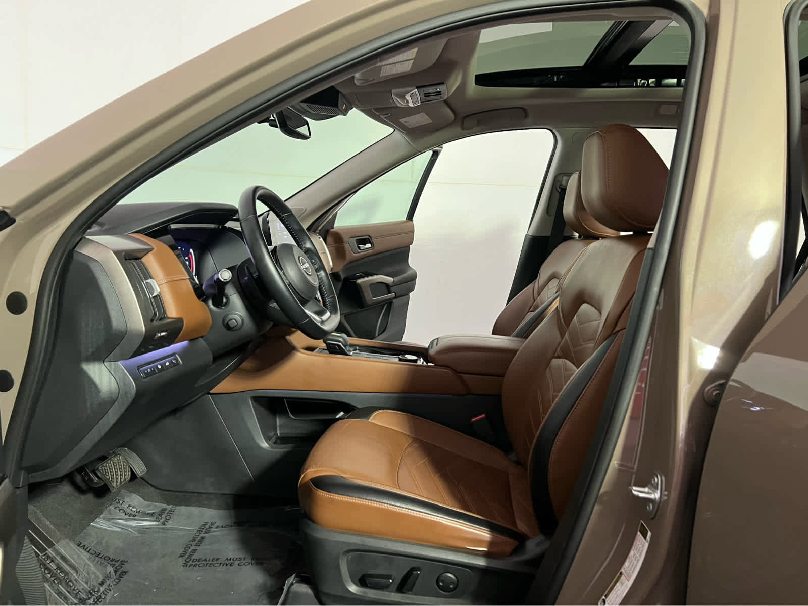 Used 2023 Nissan Pathfinder Platinum image 21