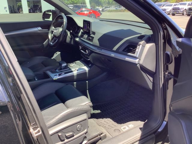 Used 2020 Audi Q5 2.0T Premium w/ Titanium Sport Package AWD/4WD image 35