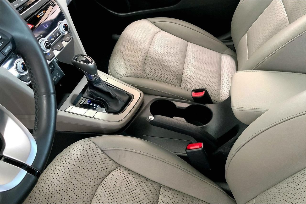 Used 2020 Hyundai Elantra Limited FWD image 17