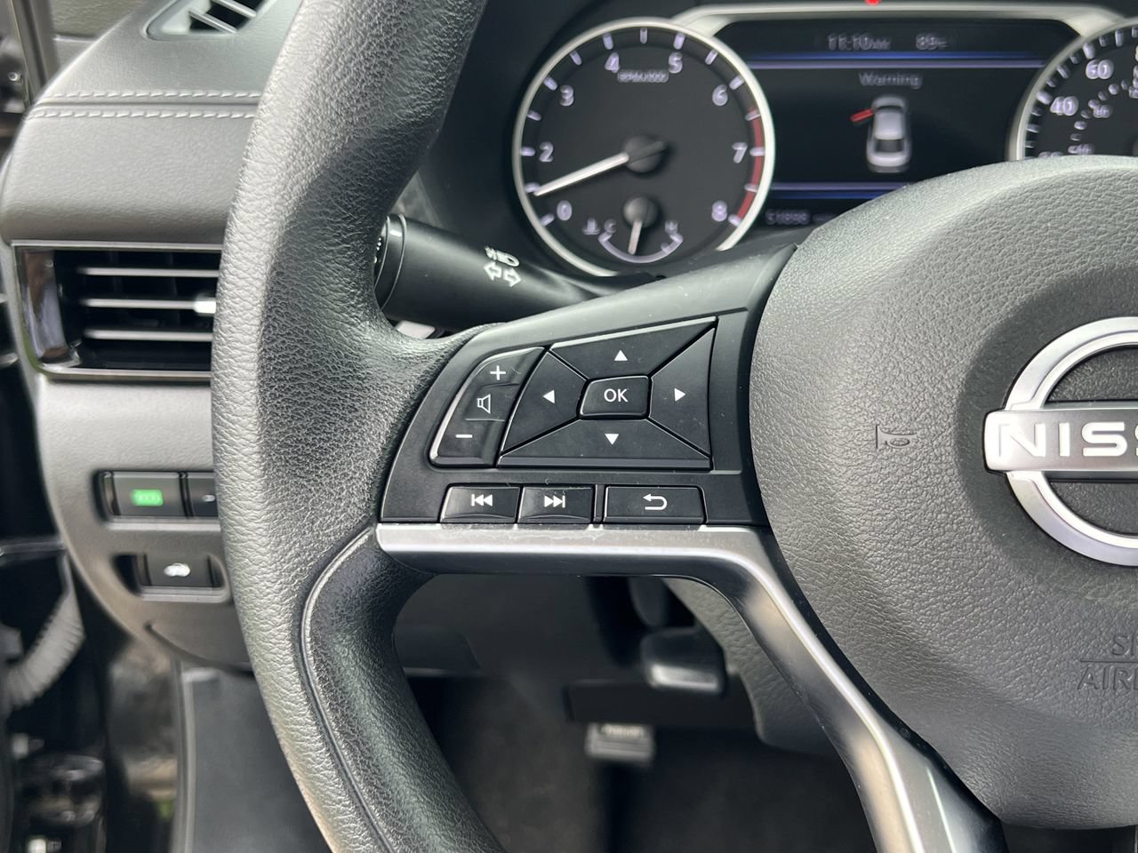 Used 2024 Nissan Sentra SV FWD image 10