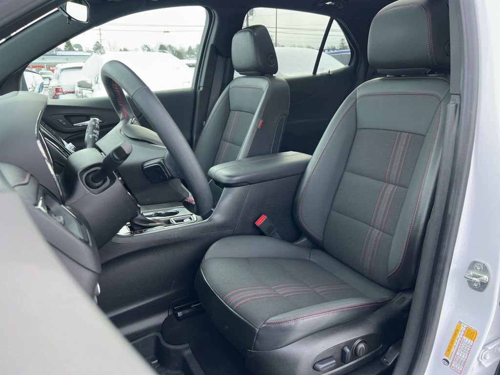 Used 2023 Chevrolet Equinox RS image 19