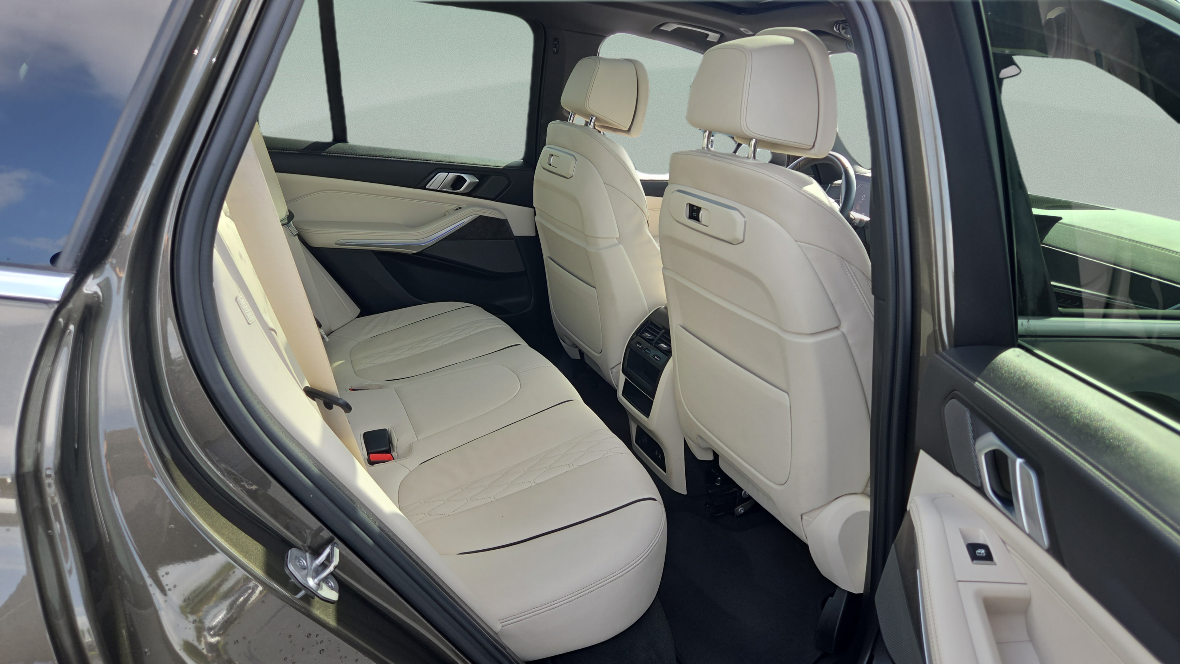 Used 2024 BMW X5 sDrive40i w/ Premium Package RWD image 18