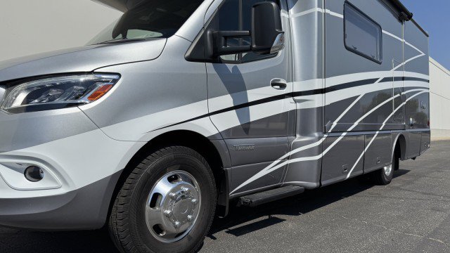 Used 2021 Mercedes-Benz Sprinter 3500 image 45