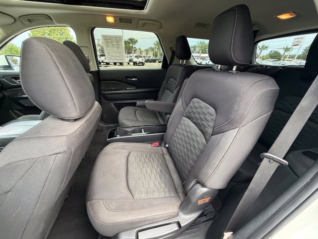 Used 2022 Nissan Pathfinder SV w/ SV Premium Package FWD image 26