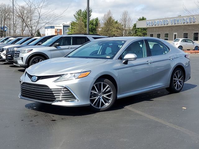 Used 2024 Toyota Camry XLE w/ Cold Weather Package FWD image 31