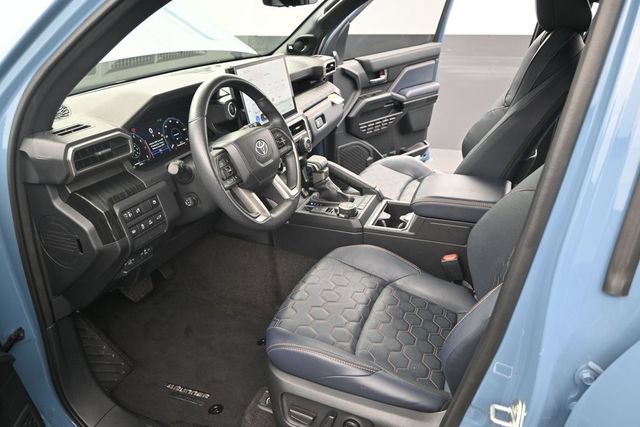 Used 2025 Toyota 4Runner Platinum AWD/4WD image 5