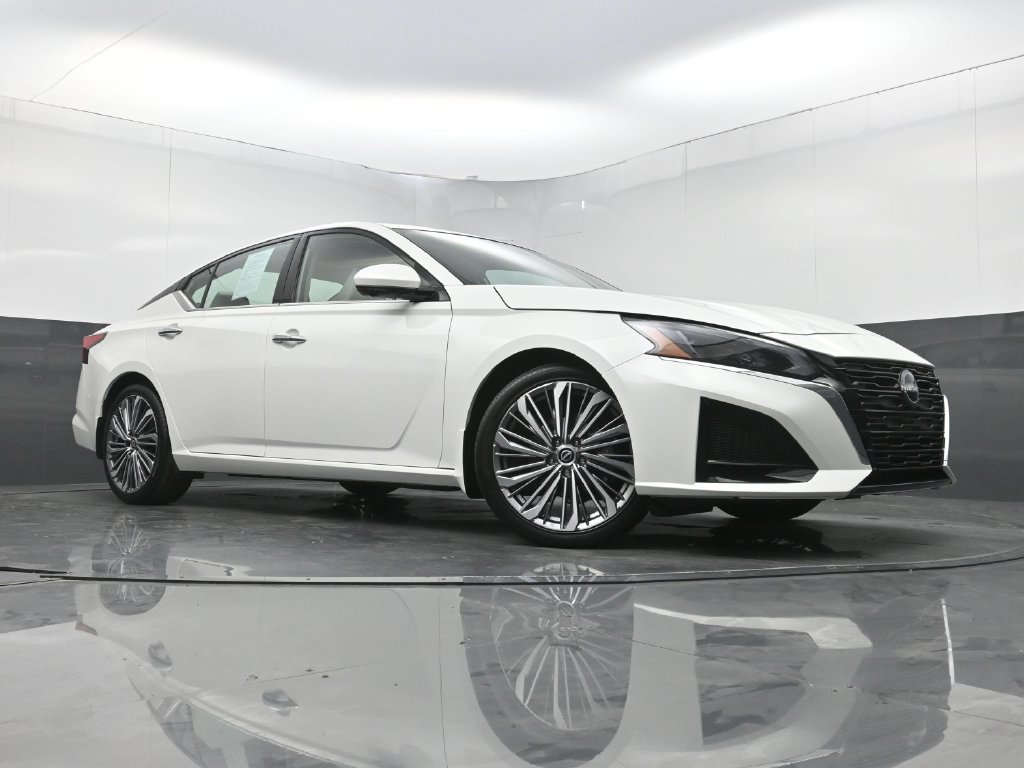 Used 2024 Nissan Altima 2.5 SL FWD image 25