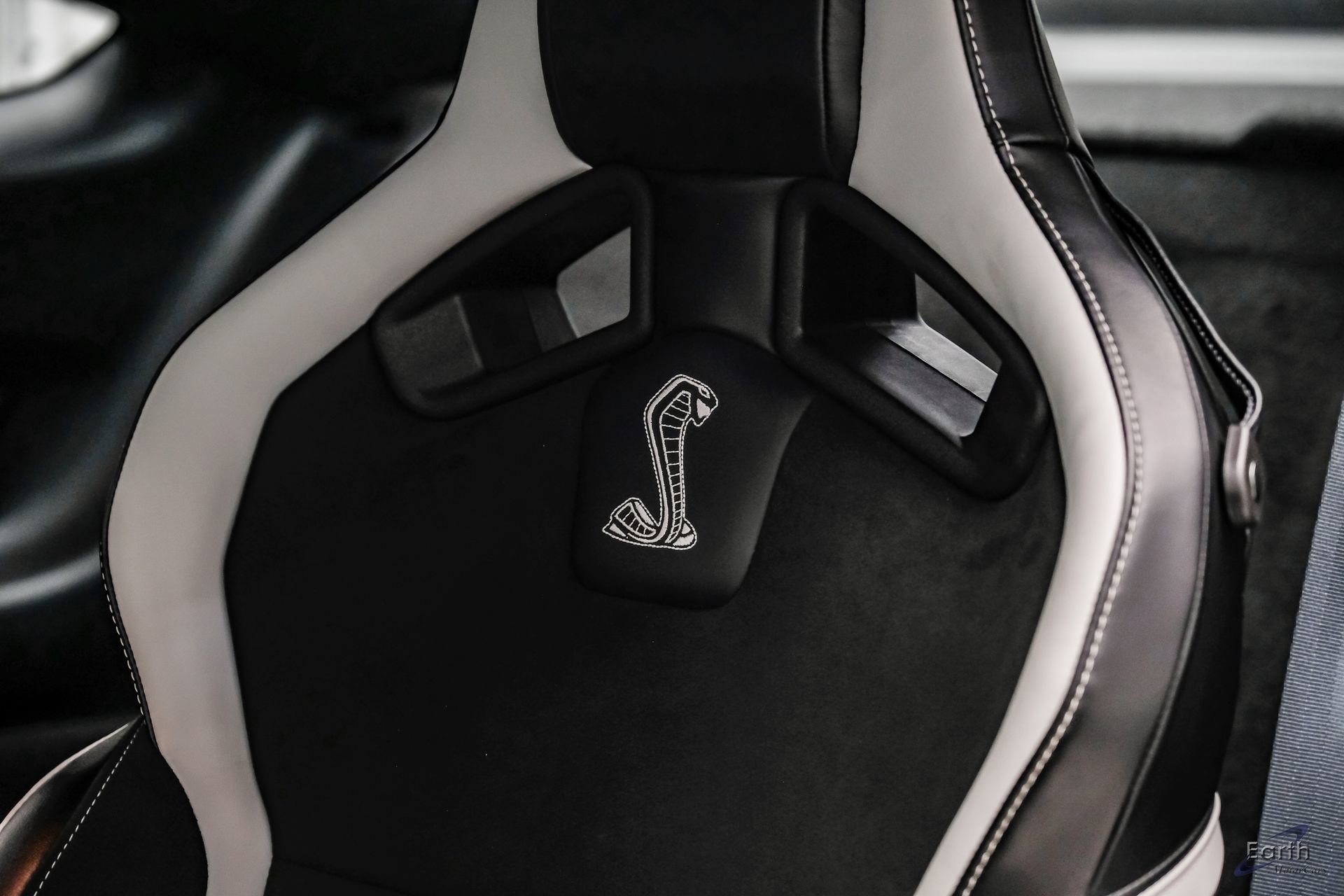 Used 2021 Ford Mustang Shelby GT500 w/ Carbon Fiber Track Pack image 46