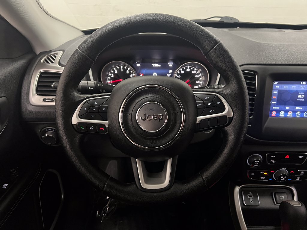 Used 2018 Jeep Compass Sport w/ Tech Group FWD image 15