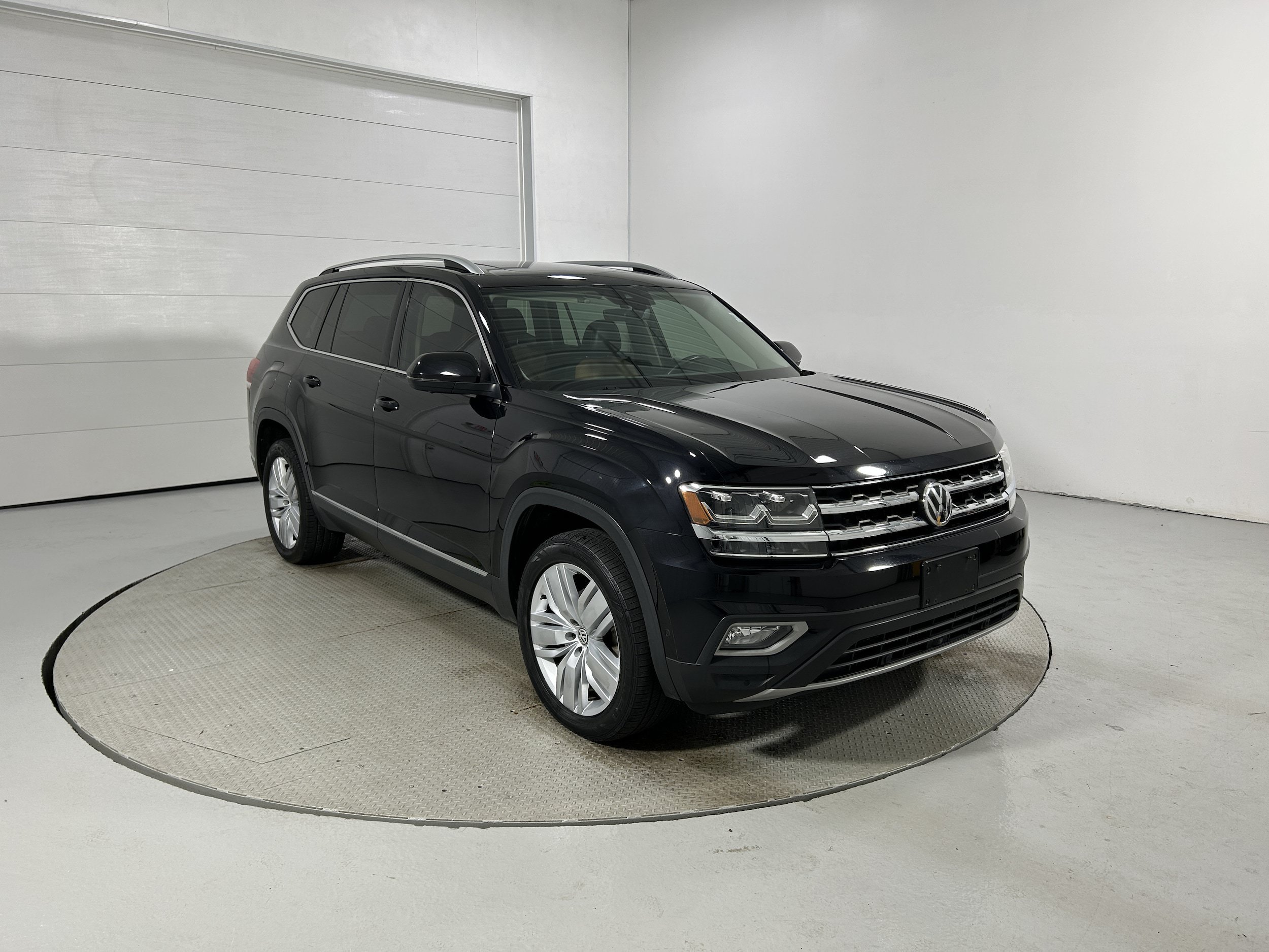 Used 2019 Volkswagen Atlas SEL Premium AWD/4WD image 2
