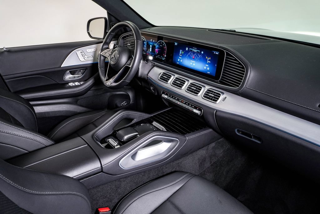Used 2025 Mercedes-Benz GLS 450 4MATIC image 13