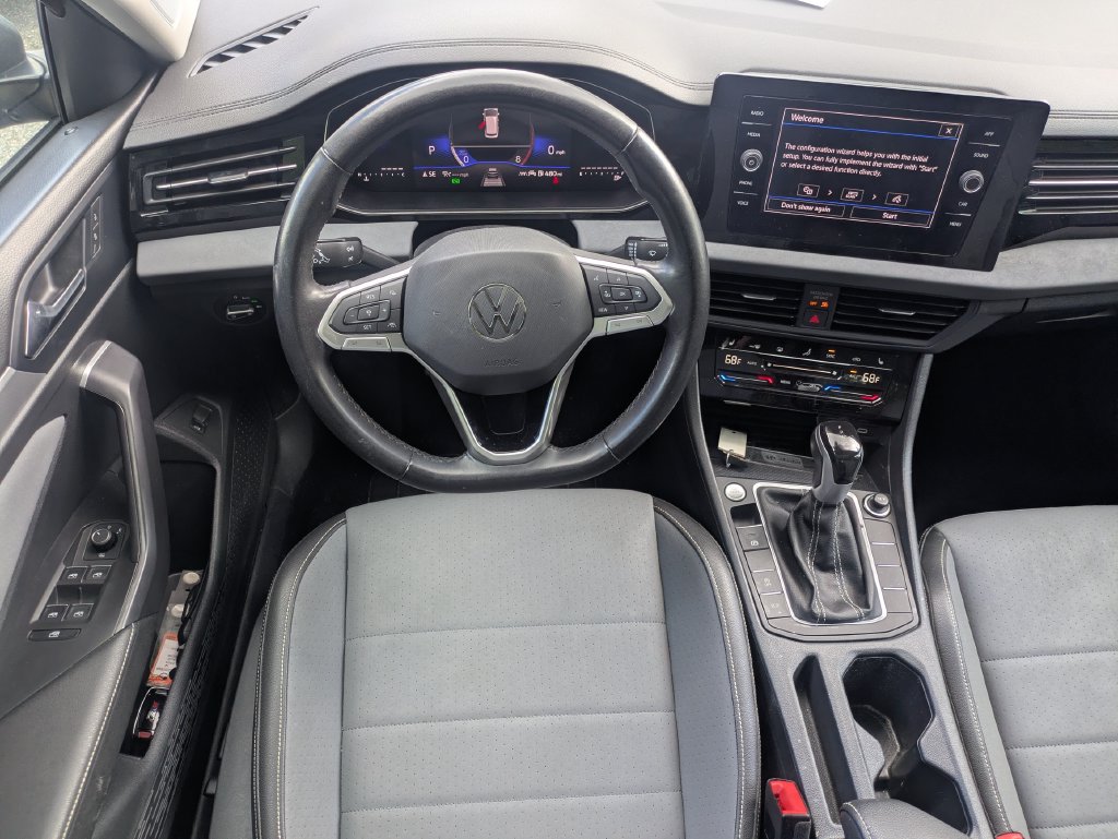 Used 2025 Volkswagen Jetta SE FWD image 22