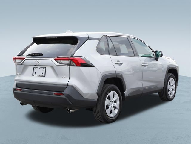 Used 2024 Toyota RAV4 LE FWD image 8