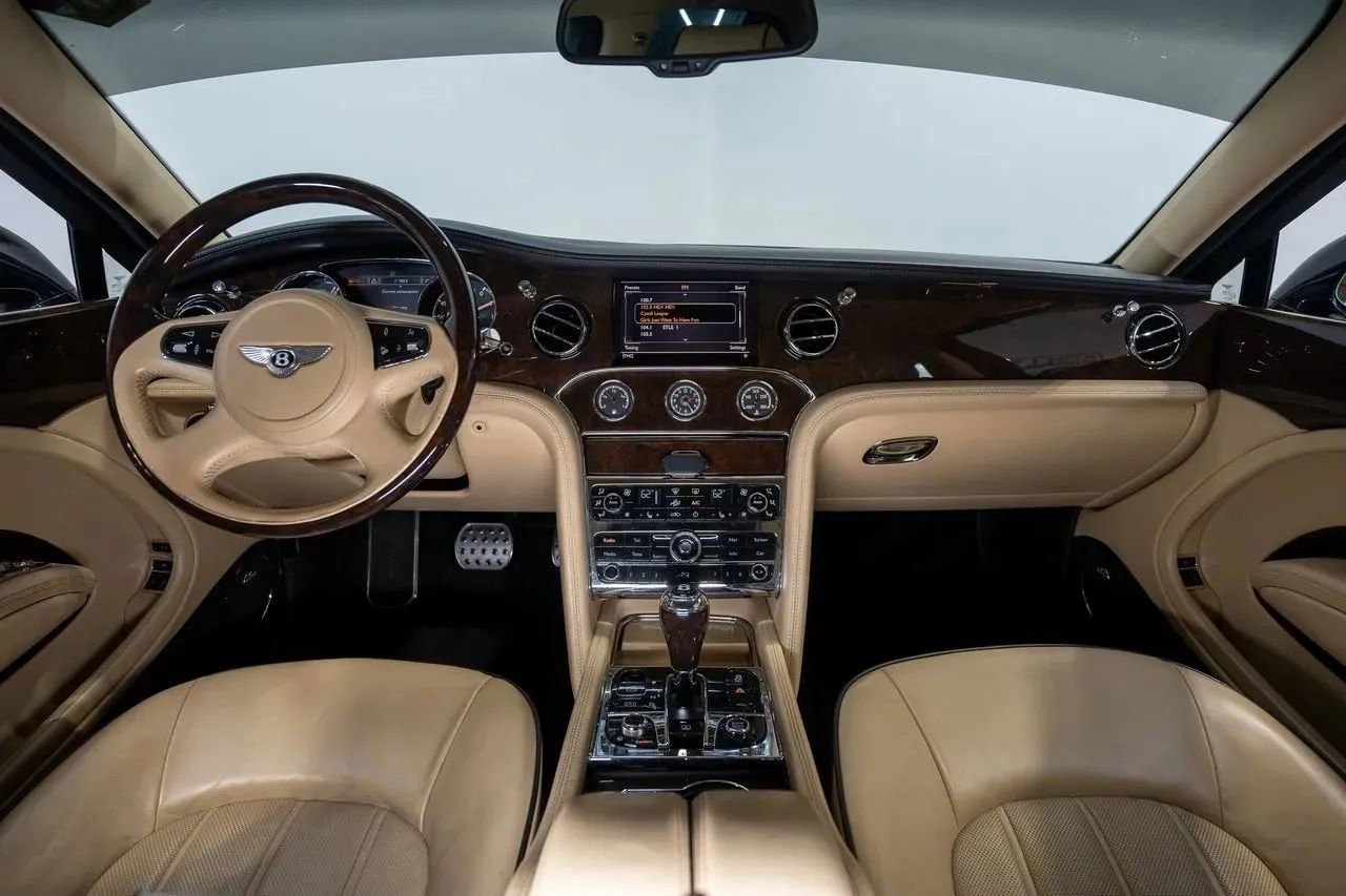 Used 2011 Bentley Mulsanne RWD image 29
