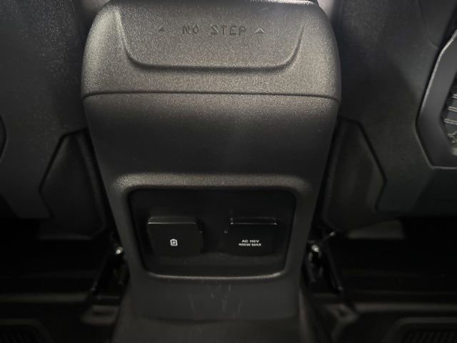 Used 2025 Ford Bronco Stroppe Edition AWD/4WD image 13