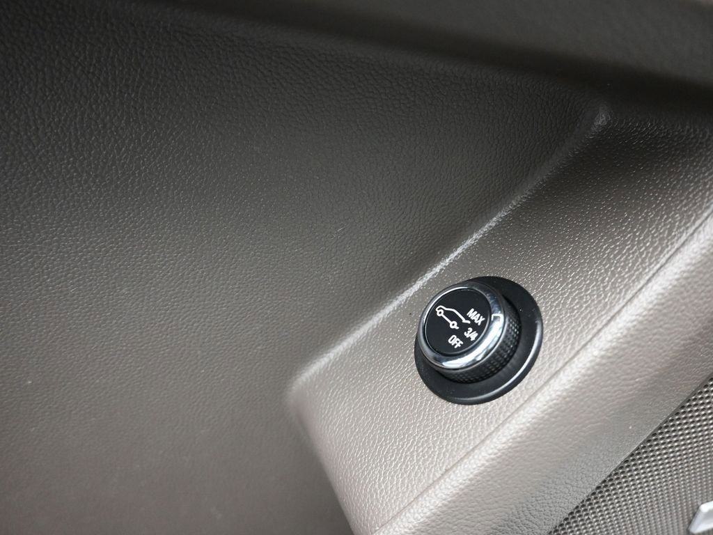 Used 2019 Chevrolet Traverse LT w/ LT Premium Package image 11