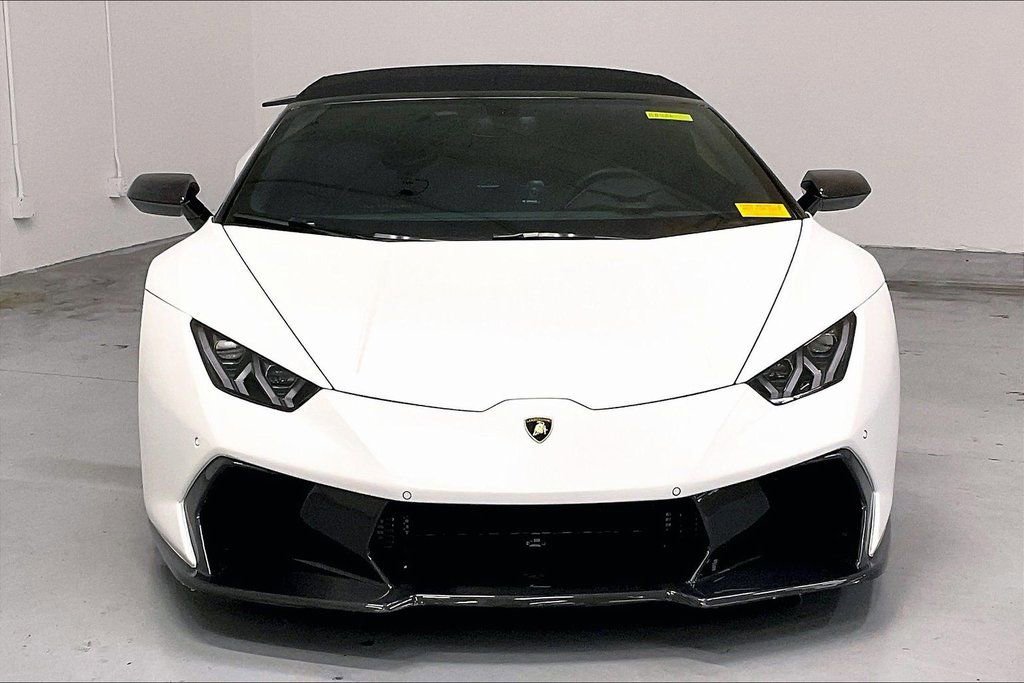 Used 2018 Lamborghini Huracan LP 580-2 image 2