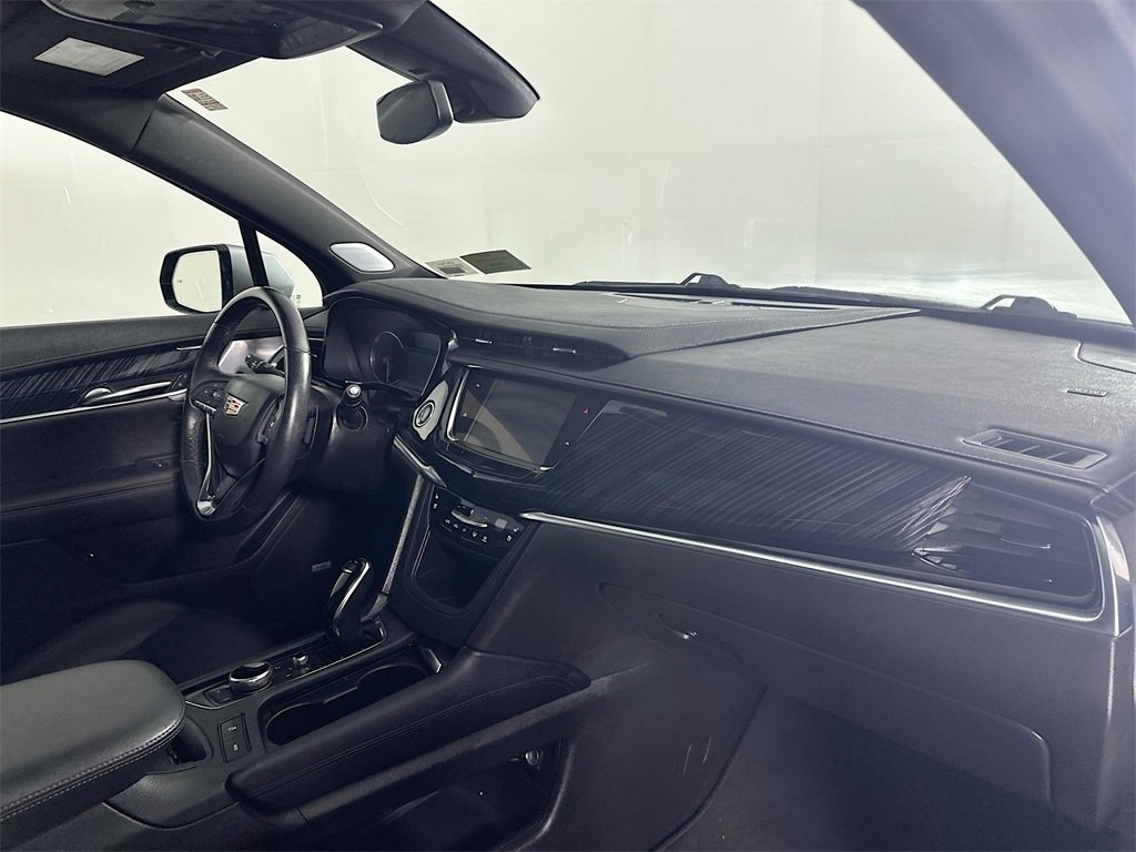 Used 2024 Cadillac XT6 Premium Luxury image 30
