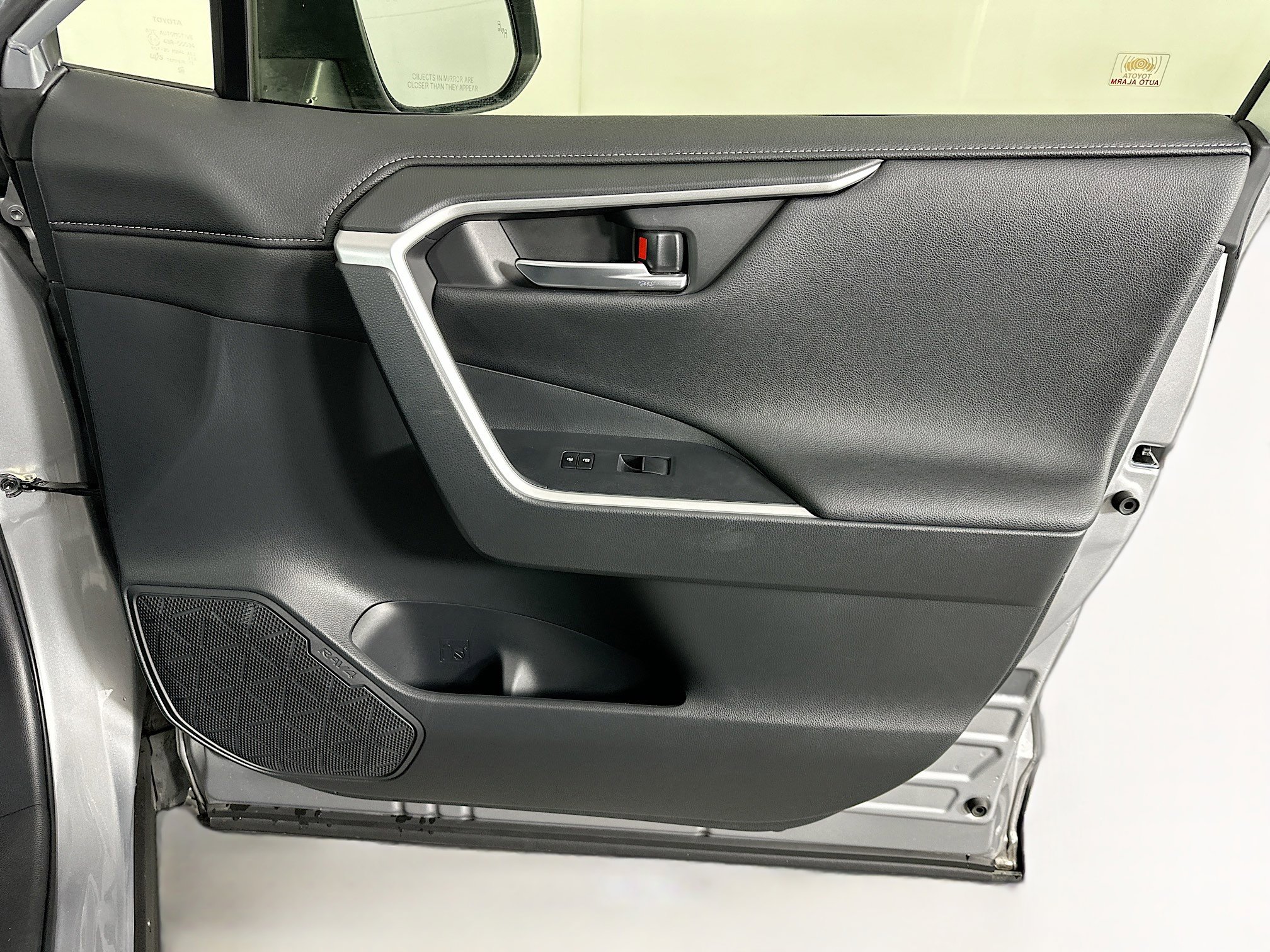 Used 2019 Toyota RAV4 Limited image 34