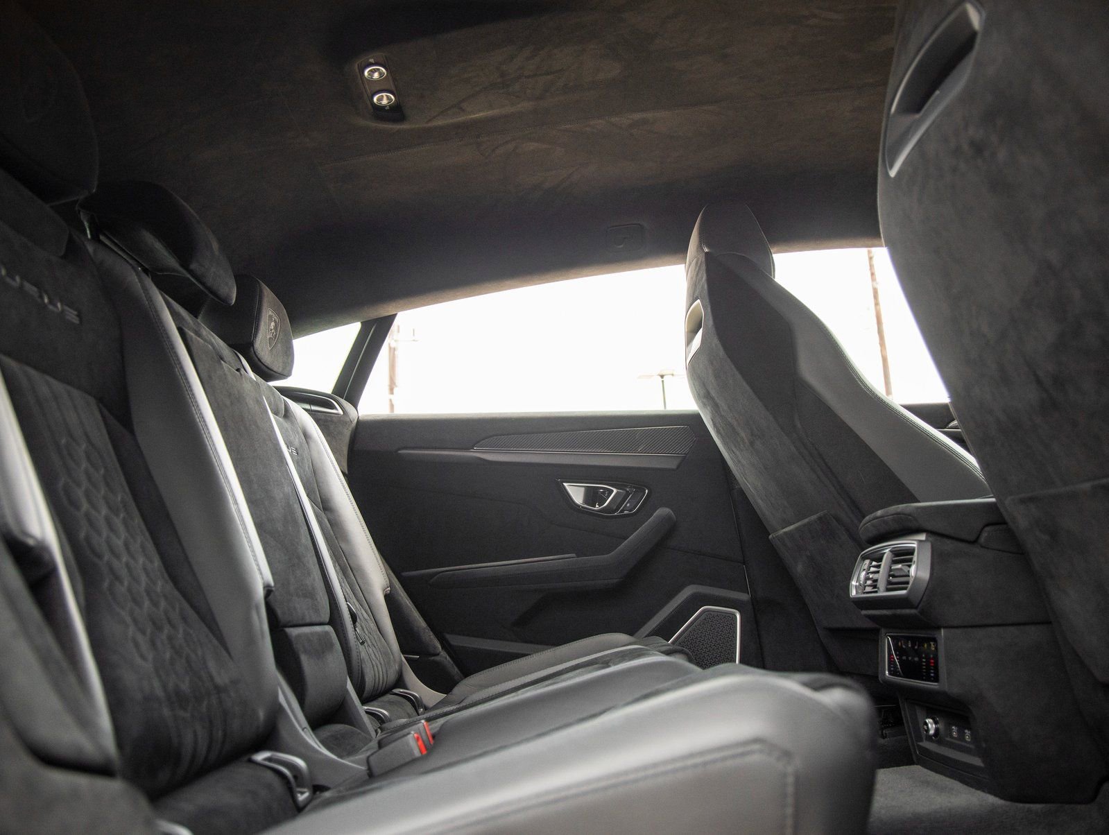 Used 2024 Lamborghini Urus Performante image 43