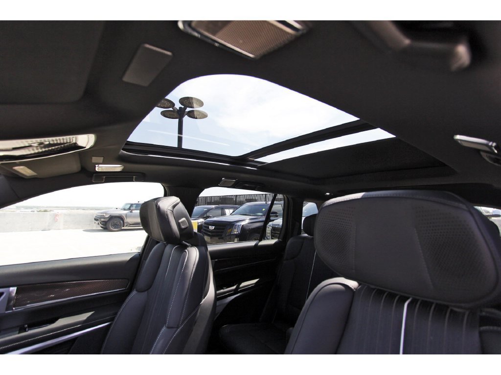 New 2027 Cadillac Vistiq Luxury AWD/4WD image 24