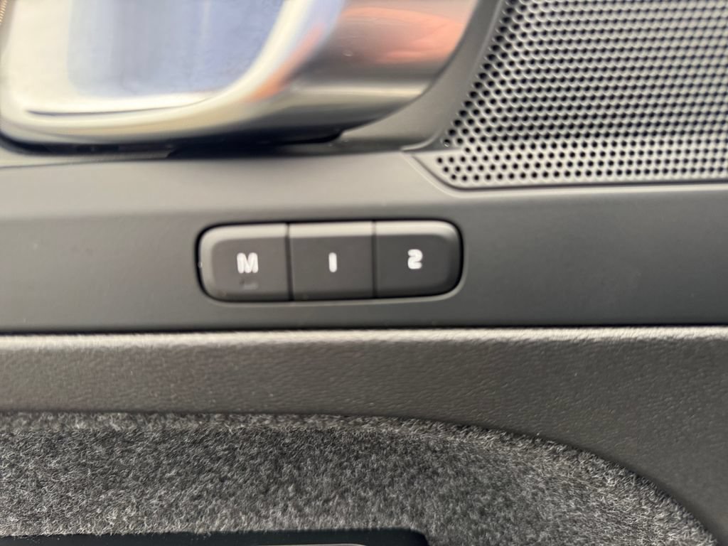 Certified 2026 Volvo XC40 B5 Plus AWD/4WD image 13