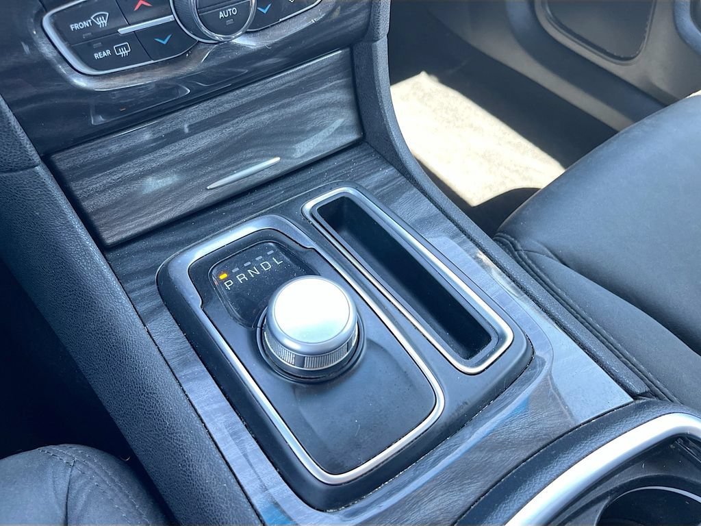 Used 2020 Chrysler 300 Touring w/ Sport Appearance Package RWD image 16