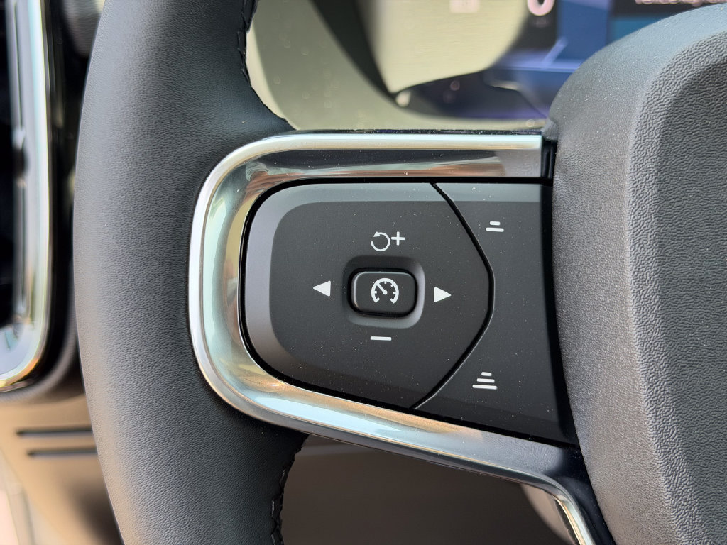 New 2026 Volvo XC40 B5 Plus w/ Climate Package AWD/4WD image 19