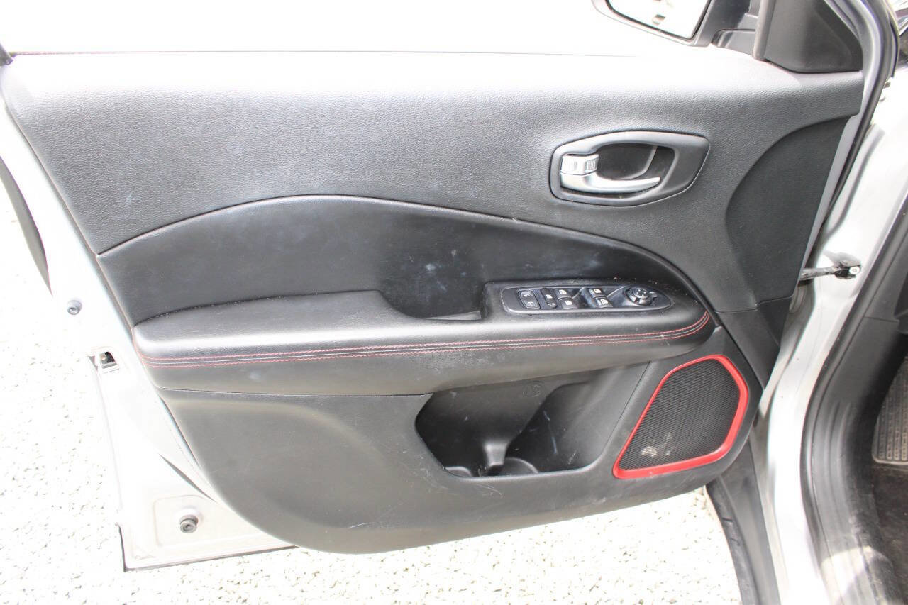 Used 2019 Jeep Compass Trailhawk AWD/4WD image 20