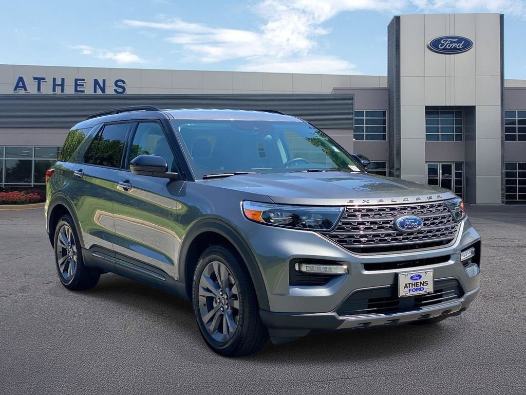 Used 2024 Ford Explorer XLT w/ Equipment Group 202A RWD image 1