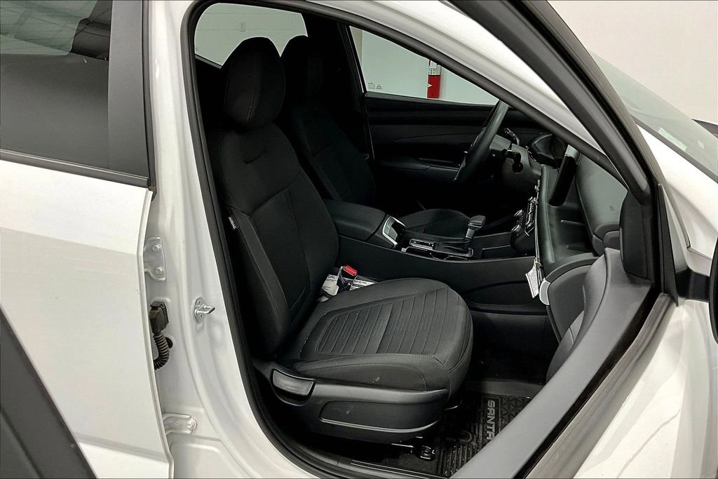 Used 2025 Hyundai Santa Cruz SE image 10