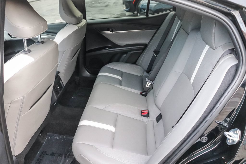 Used 2026 Toyota Camry SE w/ Convenience Package FWD image 21