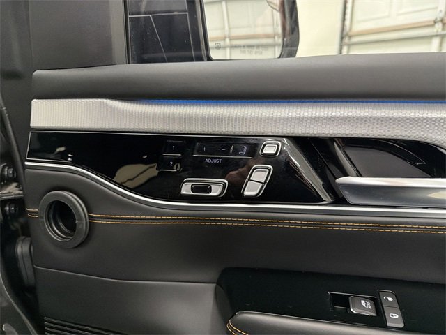 Used 2022 Jeep Grand Wagoneer Series III image 21