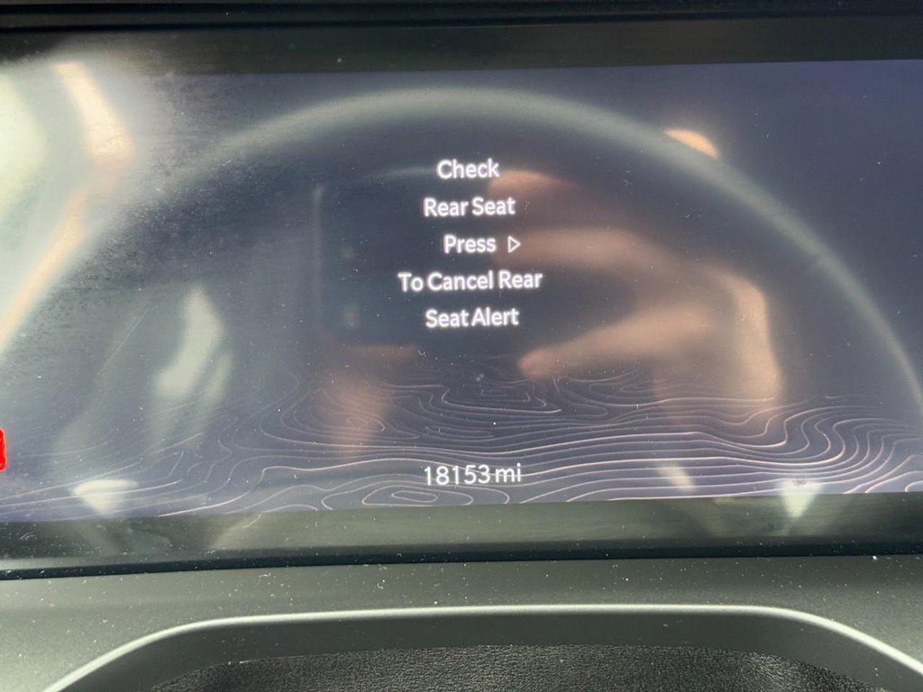 Used 2023 Jeep Grand Cherokee Laredo image 18