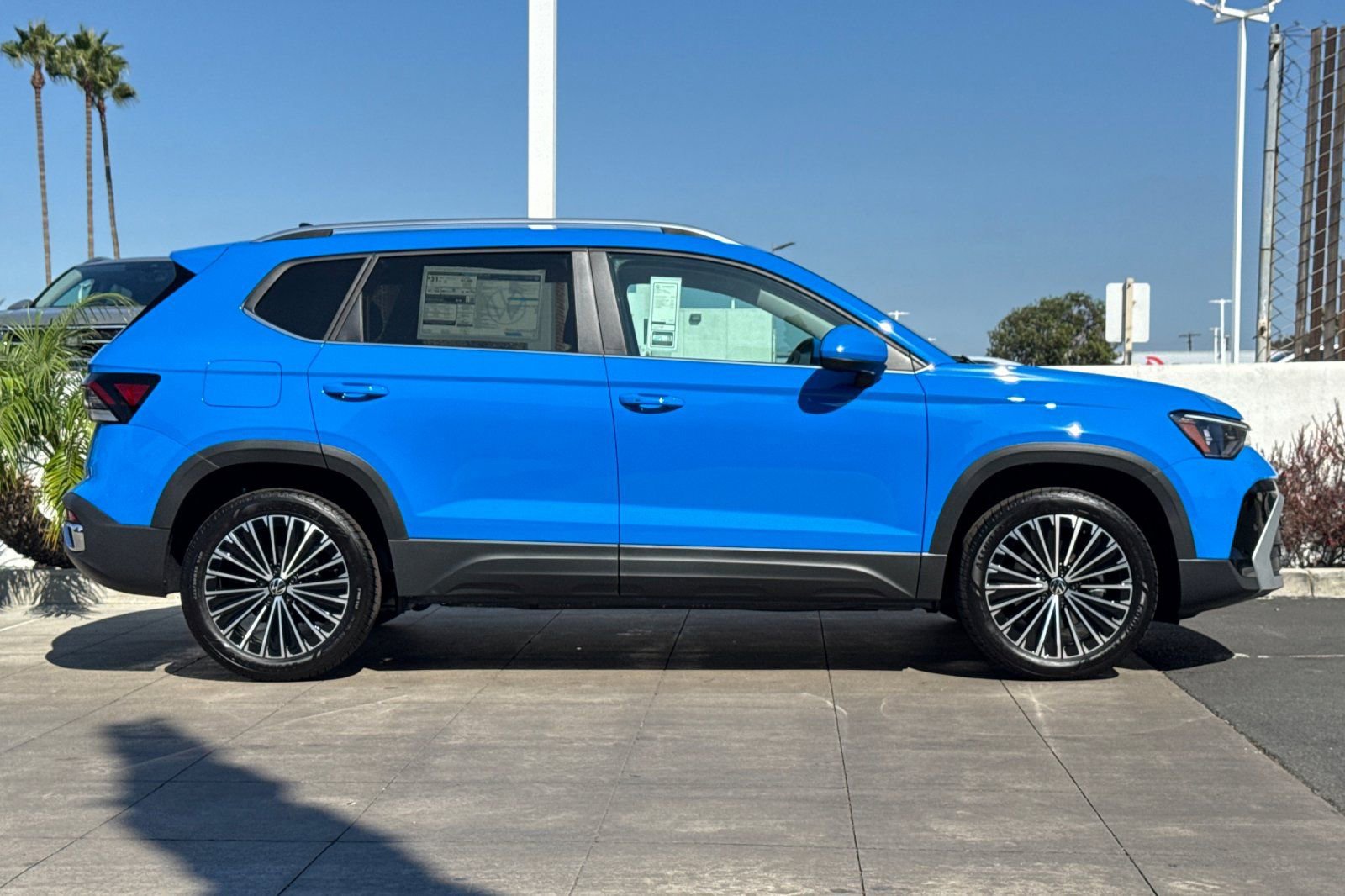 New 2025 Volkswagen Taos SE image 4