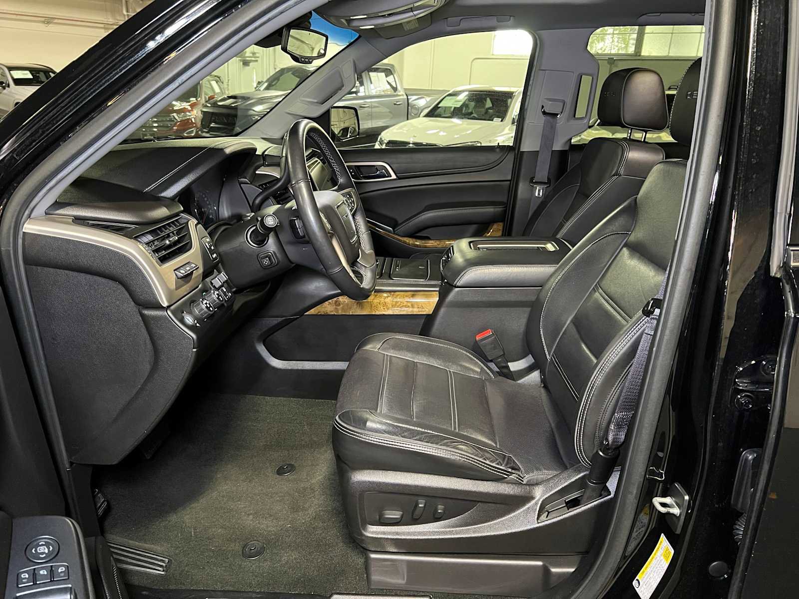Used 2017 GMC Yukon Denali image 21