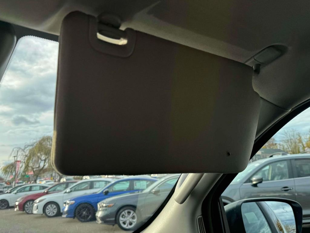 Used 2024 Nissan Frontier S w/ Technology Package image 31