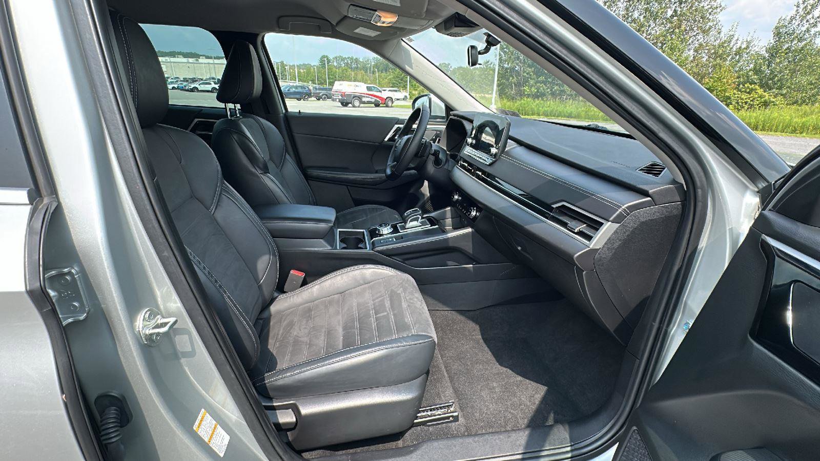 Used 2022 Mitsubishi Outlander SE image 19